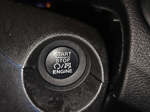 Used 2020 Jeep Compass Latitude w/ Cold Weather Group AWD/4WD image 19