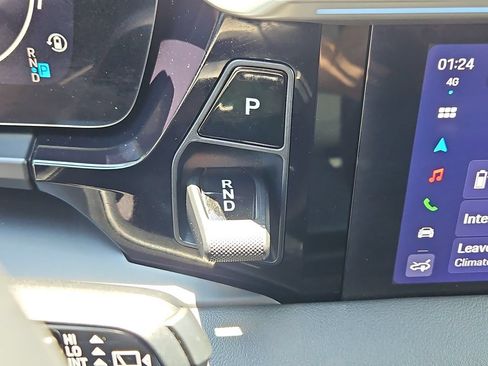 Certified 2025 Porsche Macan 4 Electric AWD/4WD image 34