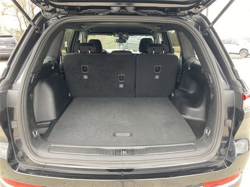 Used 2024 Jeep Grand Cherokee Laredo image 32