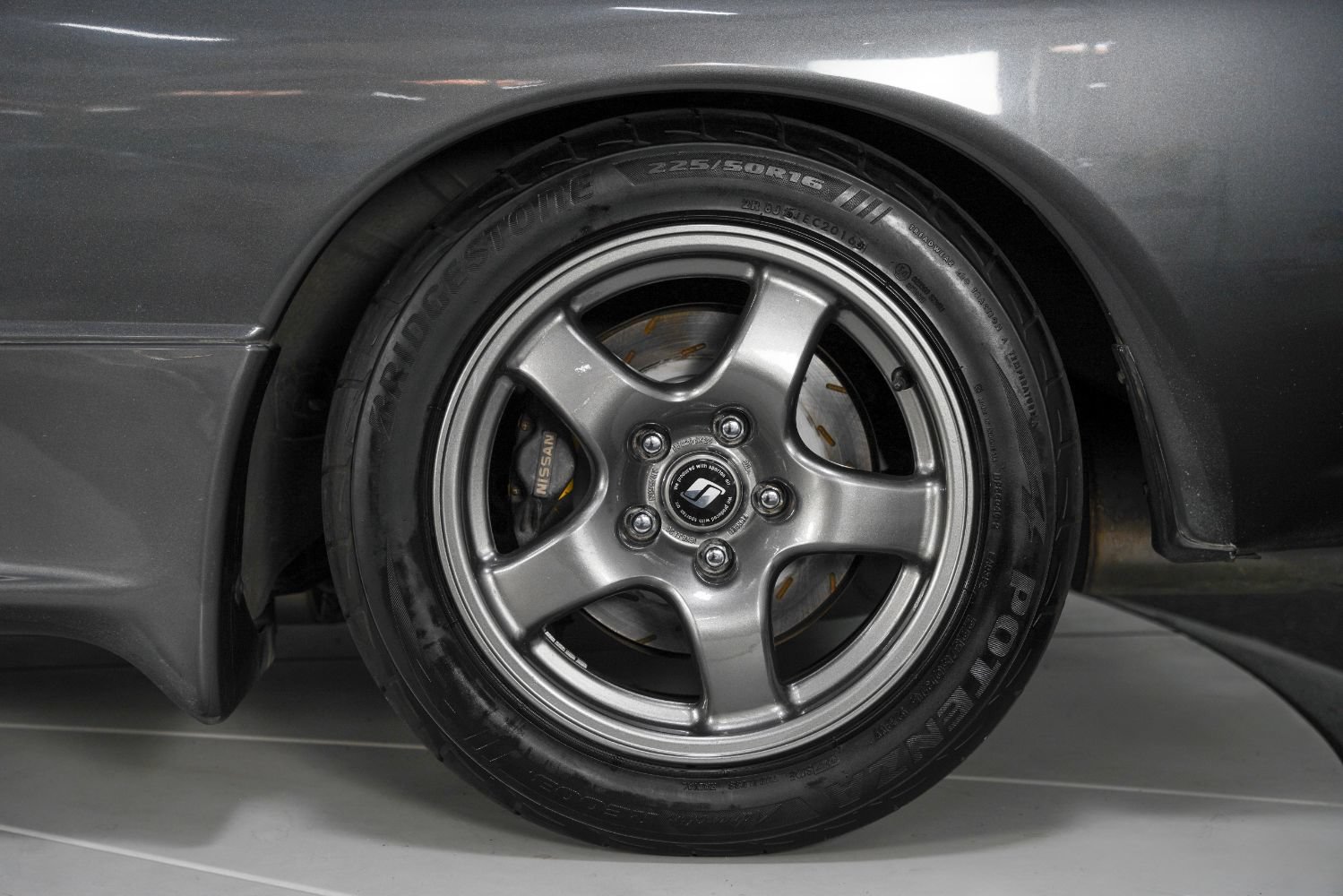 Used 1990 Nissan GT-R image 17