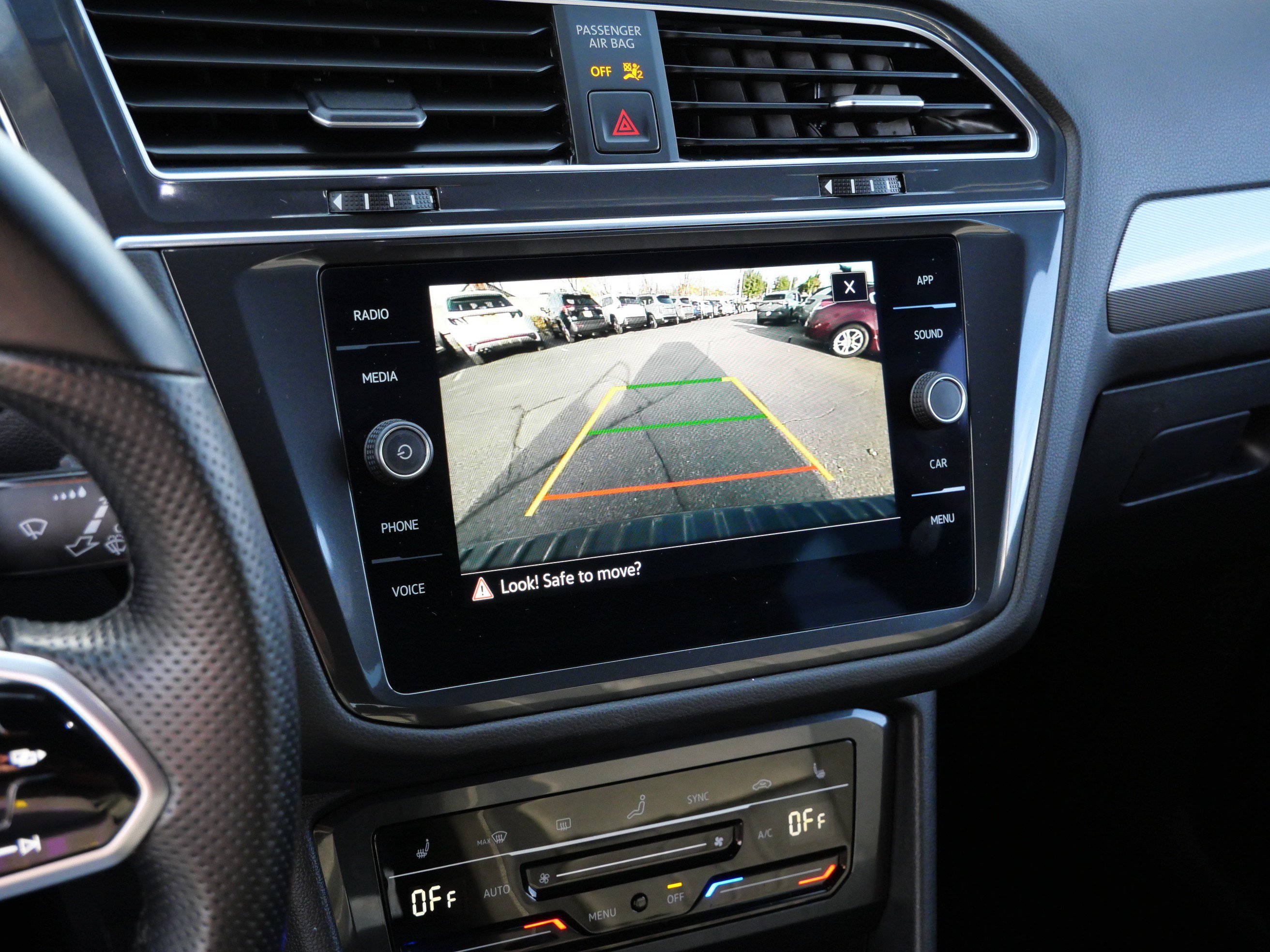 Certified 2023 Volkswagen Tiguan SE R-Line AWD/4WD image 29