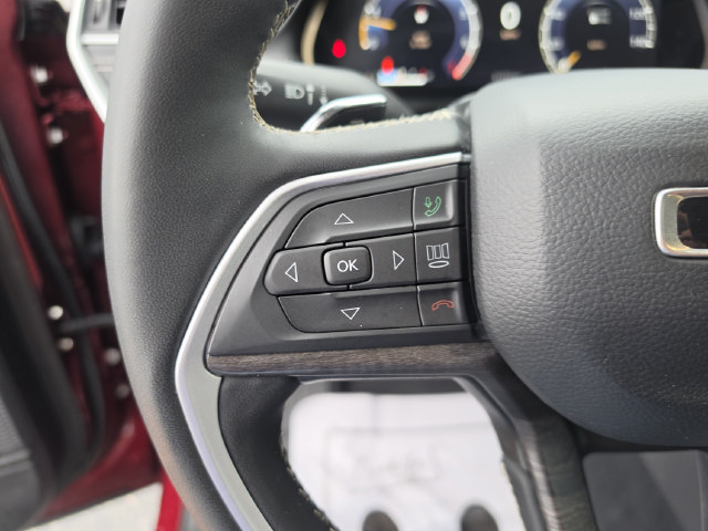 Used 2023 Jeep Grand Cherokee Limited w/ Luxury Tech Group II RWD image 35