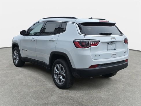 New 2026 Jeep Compass Latitude image 7