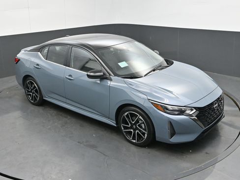 New 2025 Nissan Sentra SR image 30