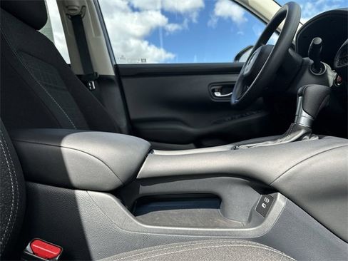 Used 2025 Honda HR-V LX image 32