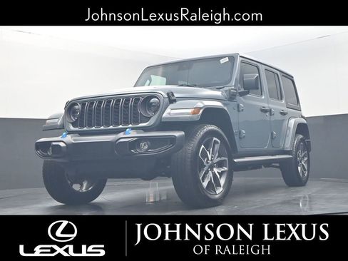 Used 2024 Jeep Wrangler Unlimited w/ Convenience Group image 16