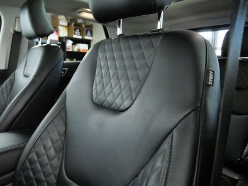 Certified 2024 Ford Edge Titanium AWD/4WD image 18