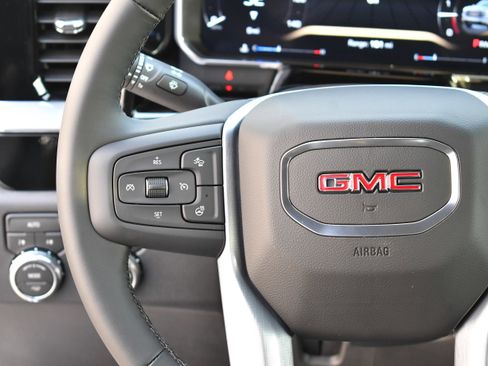 New 2026 GMC Sierra 1500 SLE w/ Preferred Package image 18