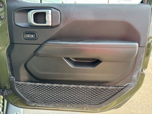 Used 2022 Jeep Gladiator Mojave w/ Cold Weather Group AWD/4WD image 27