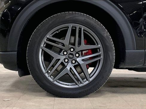 Certified 2025 Ford Explorer ST-Line w/ ST-Line Street Pack image 9