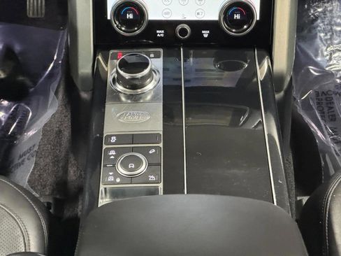 Used 2018 Land Rover Range Rover HSE image 16