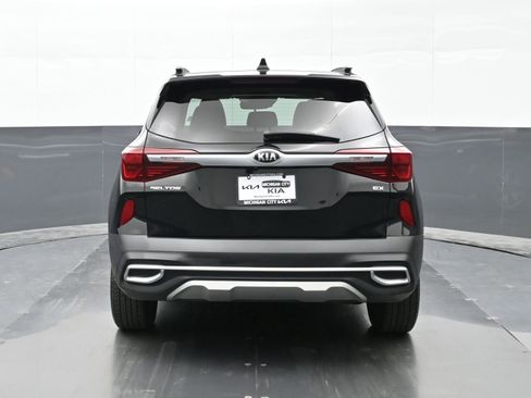 Used 2021 Kia Seltos EX image 3