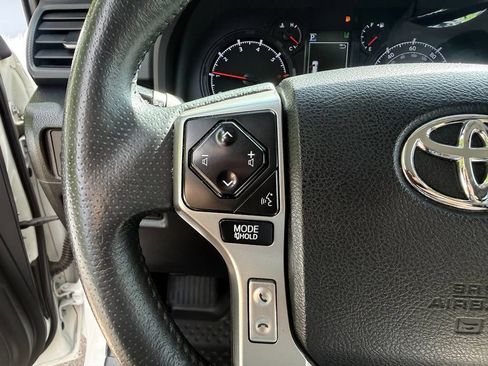 Used 2022 Toyota 4Runner SR5 AWD/4WD image 26