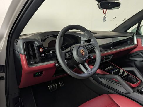 New 2026 Porsche Cayenne S AWD/4WD image 4