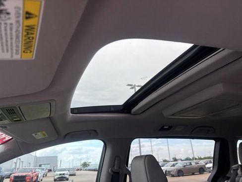 Used 2022 Honda Odyssey Elite image 18