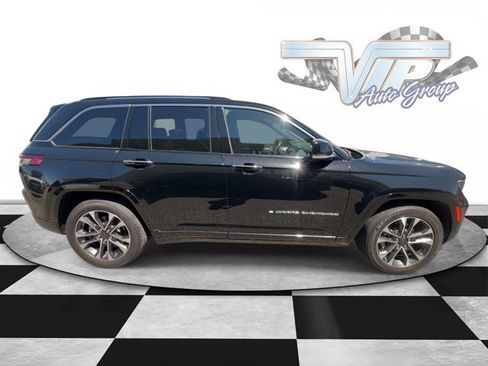 Certified 2023 Jeep Grand Cherokee Overland w/ Luxury Tech Group IV AWD/4WD image 4