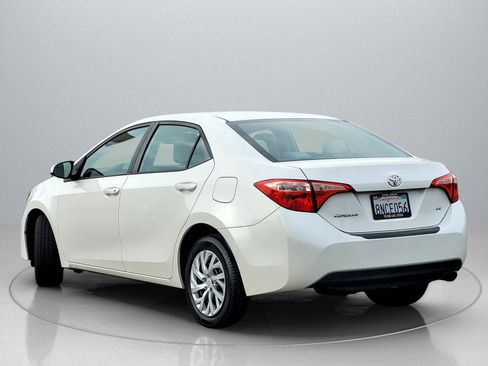 Used 2019 Toyota Corolla LE image 5
