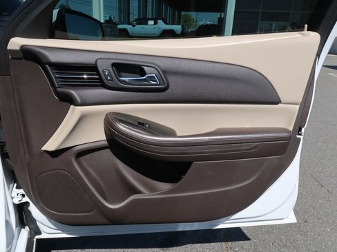 Used 2015 Chevrolet Malibu LT w/ Power Convenience Package image 43