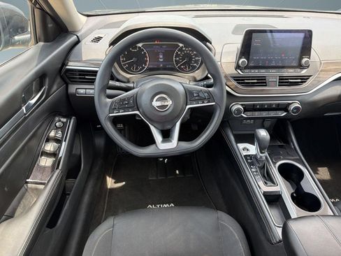 Used 2023 Nissan Altima 2.5 SV FWD image 27