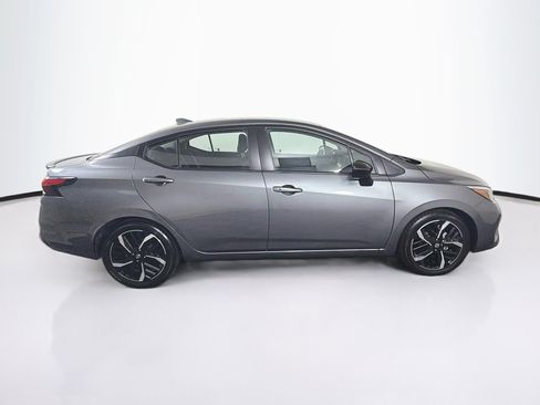 Used 2025 Nissan Versa SR FWD image 10
