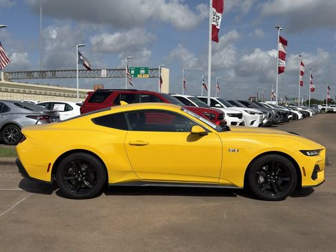 Used 2024 Ford Mustang GT RWD image 4