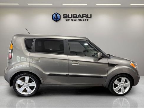 Used 2010 Kia Soul ! FWD image 6