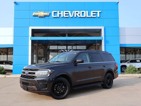 Used 2024 Ford Expedition XLT RWD image 1