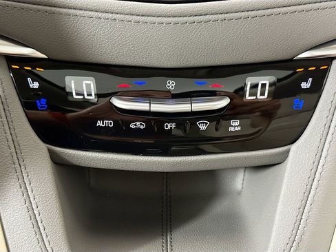 New 2025 Cadillac XT5 Premium Luxury w/ Technology Package AWD/4WD image 16