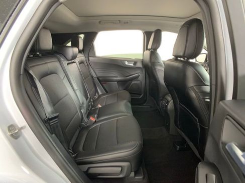 Used 2025 Ford Escape SE image 27