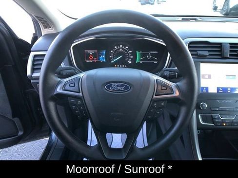 Used 2020 Ford Fusion SE image 15