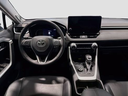 Used 2023 Toyota RAV4 XLE Premium AWD/4WD image 19