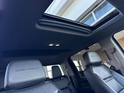 Used 2021 GMC Sierra 3500 Denali w/ Denali Ultimate Package image 16