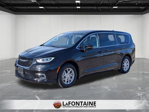 Used 2024 Chrysler Pacifica Touring-L image 1