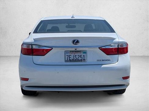 Used 2014 Lexus ES 300h w/ Luxury Package w/Bamboo Trim FWD image 6