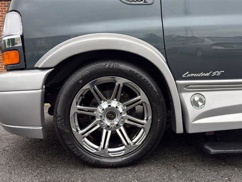 Used 2015 Chevrolet Express 2500 Extended RWD image 5