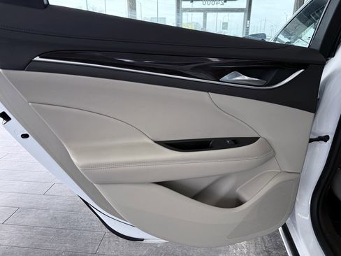 Used 2017 Buick LaCrosse Essence image 28