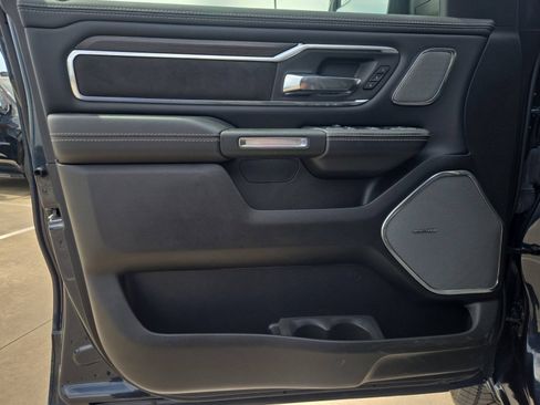 Used 2025 RAM 1500 Laramie AWD/4WD image 19