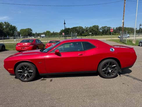 Used 2016 Dodge Challenger R/T RWD image 8