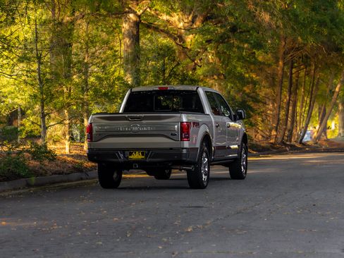 Used 2017 Ford F150 King Ranch w/ Equipment Group 601A Luxury AWD/4WD image 49