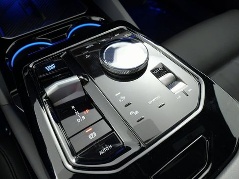 Used 2025 BMW i5 M60 image 82