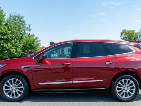 Used 2020 Buick Enclave Essence w/ LPO, Luxury Package AWD/4WD image 9