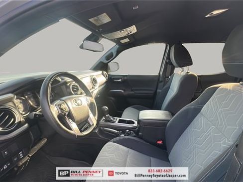 Used 2021 Toyota Tacoma TRD Sport image 11