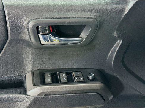 Certified 2023 Toyota Tacoma TRD Off-Road AWD/4WD image 17