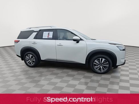 Used 2022 Nissan Pathfinder SL image 13