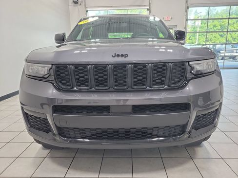 Used 2024 Jeep Grand Cherokee L Altitude AWD/4WD image 7