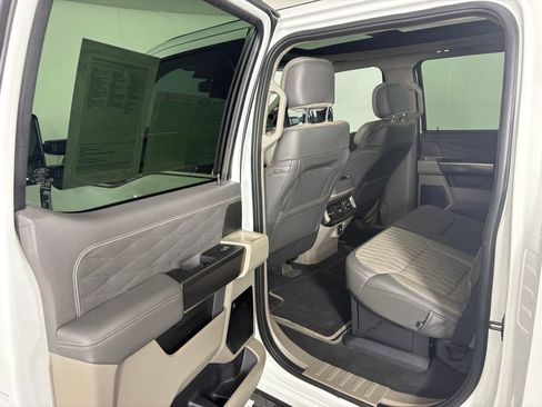 Used 2025 Ford F350 Platinum w/ Platinum Plus Package AWD/4WD image 26