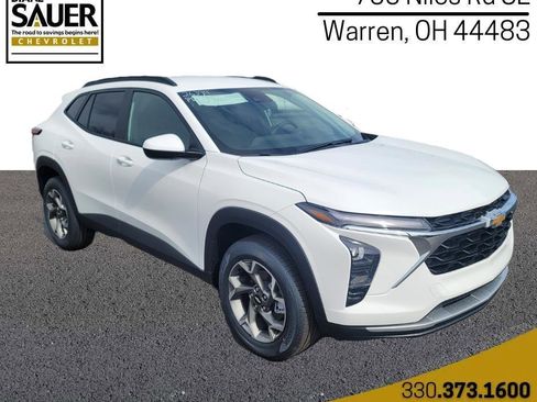 New 2026 Chevrolet Trax LT w/ Driver Confidence Package FWD image 1