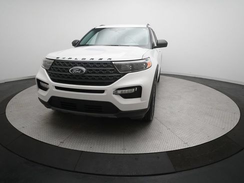 Certified 2021 Ford Explorer XLT w/ Equipment Group 202A AWD/4WD image 12