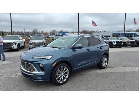 Used 2026 Buick Encore GX Avenir w/ Avenir Technology Package image 3
