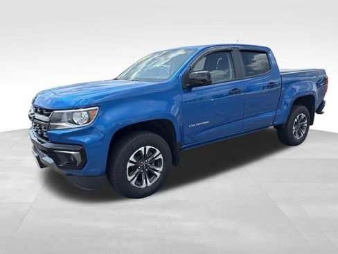 Used 2022 Chevrolet Colorado Z71 w/ Safety Package AWD/4WD image 1